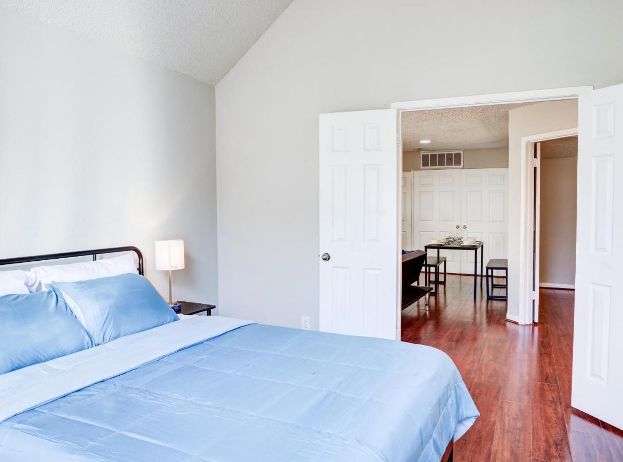 Lovely 2 Bedroom, 1 Bath Condo With Pools And Gym. Houston Ngoại thất bức ảnh
