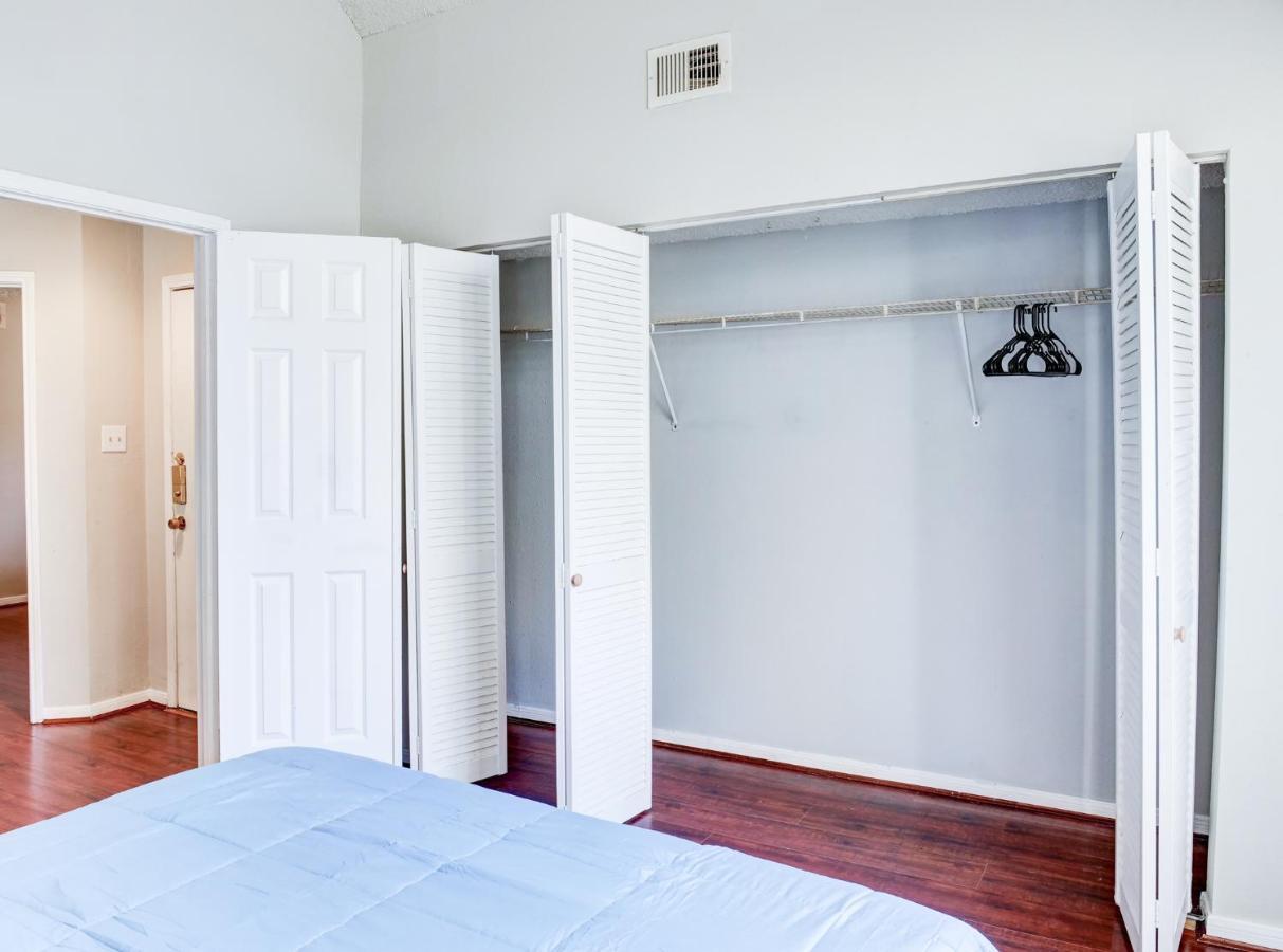 Lovely 2 Bedroom, 1 Bath Condo With Pools And Gym. Houston Ngoại thất bức ảnh